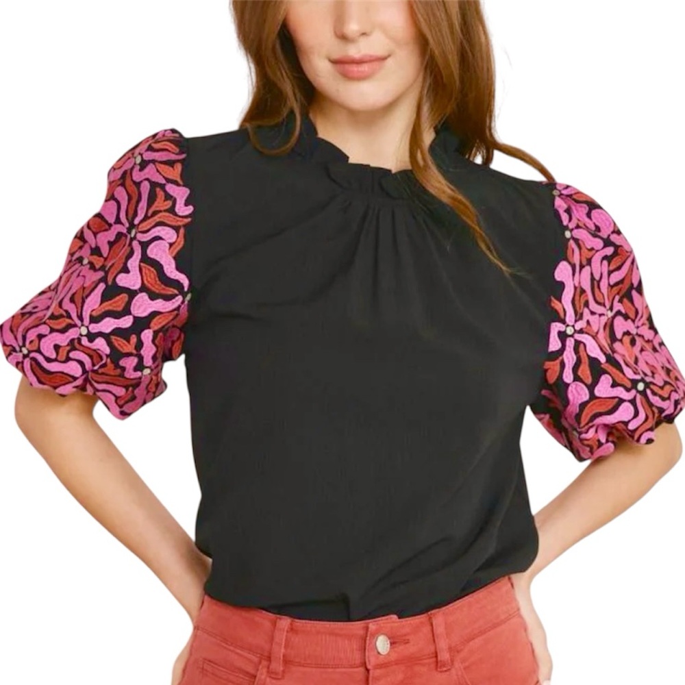 Entro NWT Embroidered Puff Sleeve Top Black Pink Red Size Medium